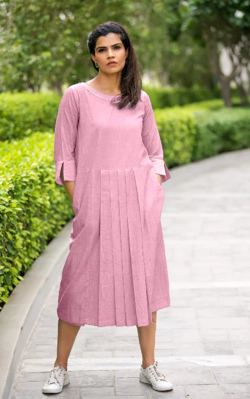 Box pleats Shift Dress